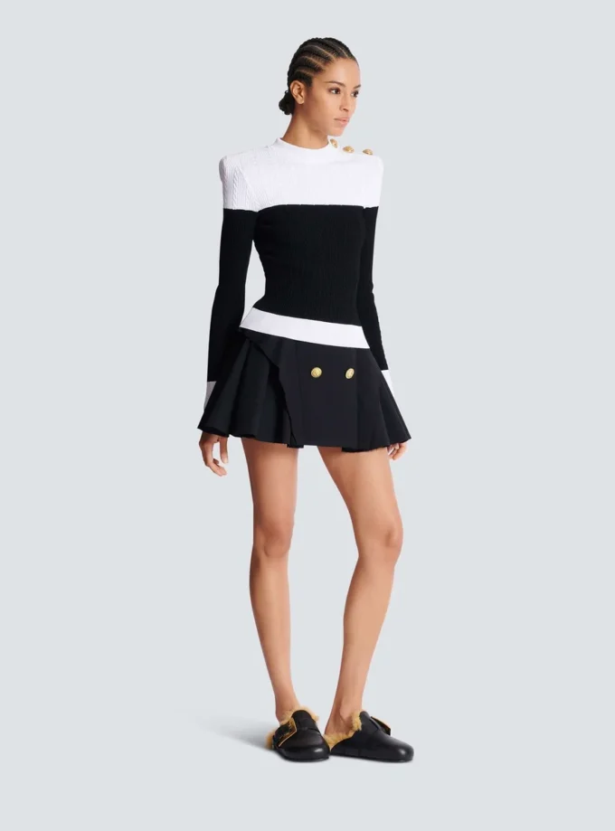 Long-sleeved two-tone knit top