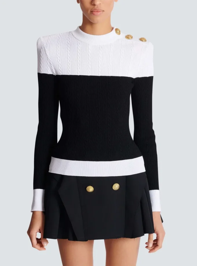 Long-sleeved two-tone knit top