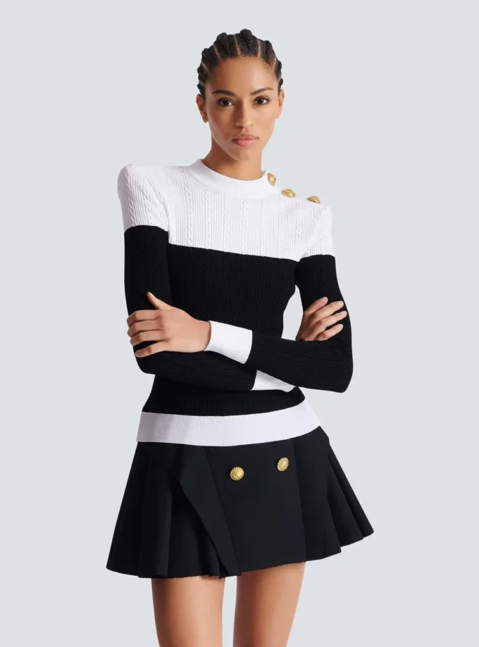 Long-sleeved two-tone knit top