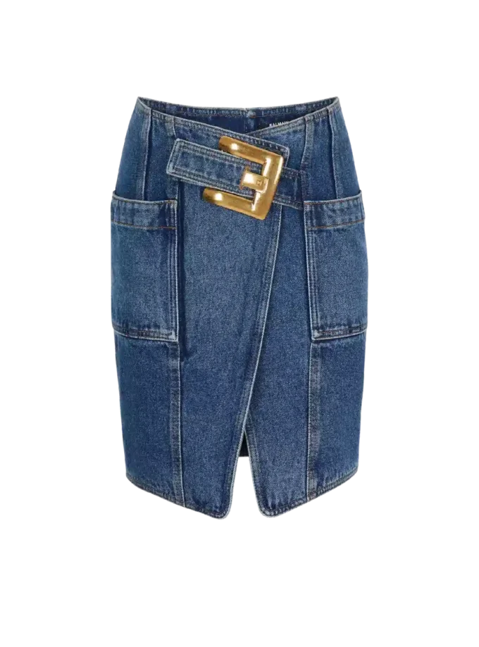 Short denim skirt with belt