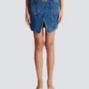 Short denim skirt with belt