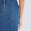 Short denim skirt with belt