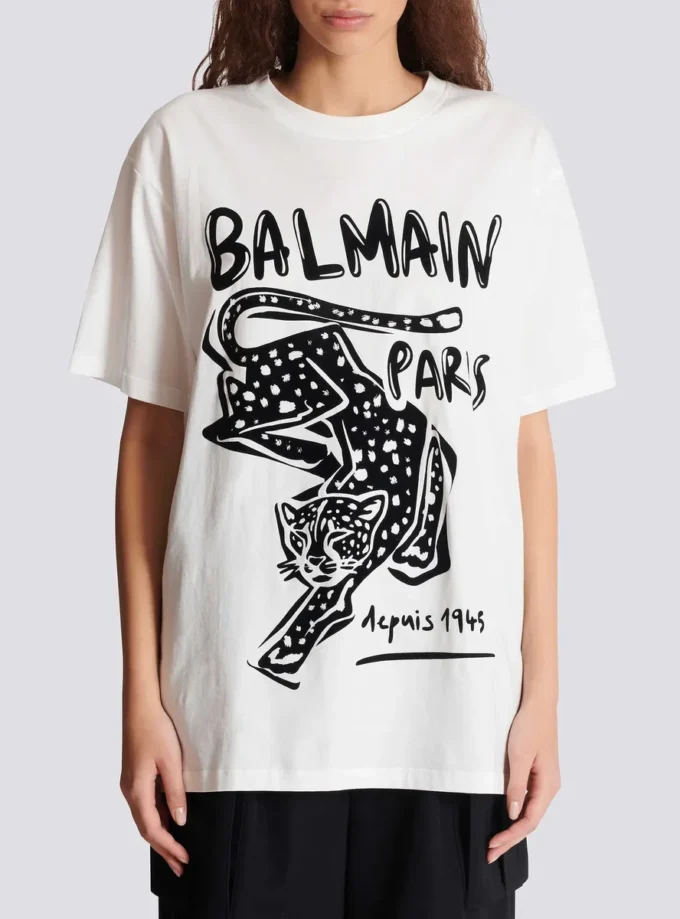 Short-sleeved T-shirt with leopard print