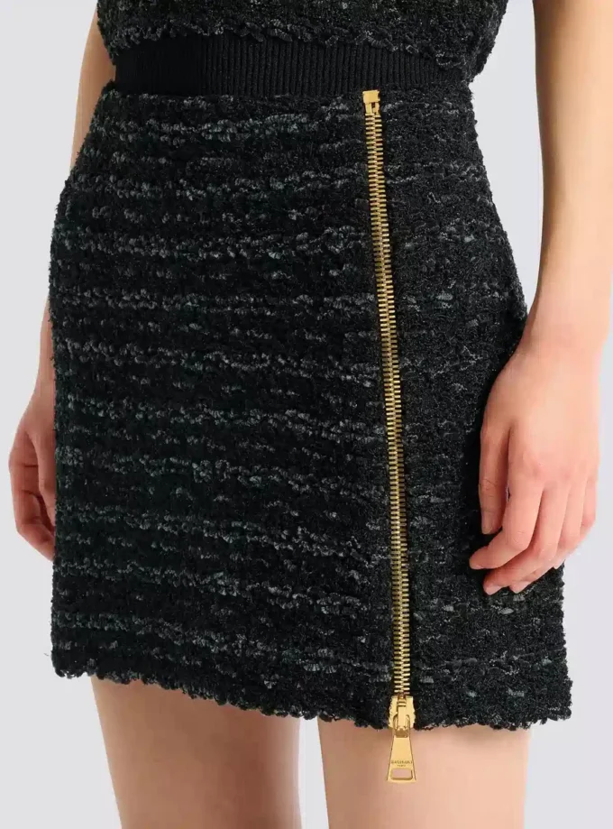 Short zipped tweed skirt